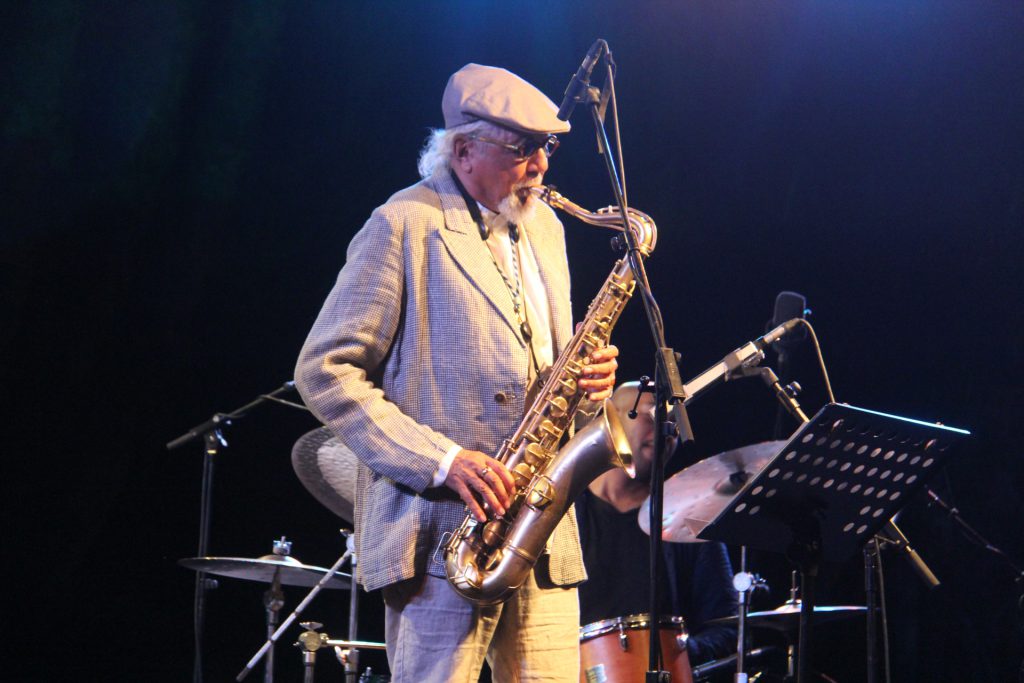 CHARLES LLOYD DURANTE SU ACTUACION EN ALMUÑECAR 17