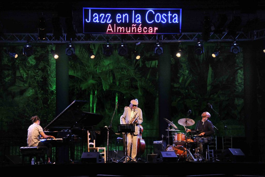 CHARLES LLOYD DURANTE SU ACTUACION EN FESTIVAL JAZZ ALMUÑECAR 17