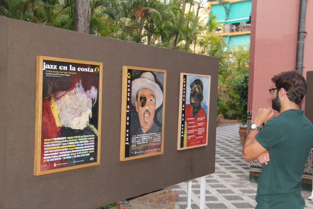 EXPOSICION CARTELES 30 AÑOS DEL FESTIVAL DE JAZZ COSTA ALMUÑÉCAR 17  (2)
